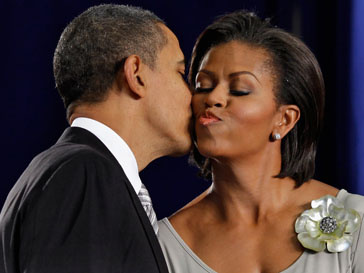 Мишель Обама (Michelle Obama) и Барак Обама (Barak Obama) приняли новый закон о питании в школах. Мишель Обама (Michelle Obama) и Барак Обама (Barak Obama) приняли новый закон о питании в школах.