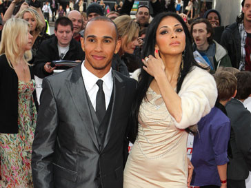 Льюис Хэмилтон (Lewis Hamilton) в последнее время часто ужинает со своей бывшей девушкой Льюис Хэмилтон (Lewis Hamilton) в последнее время часто ужинает со своей бывшей девушкой