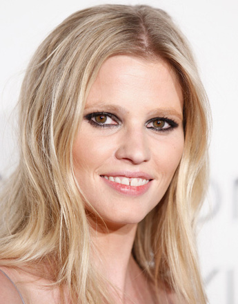 Лара Стоун (Lara Stone)