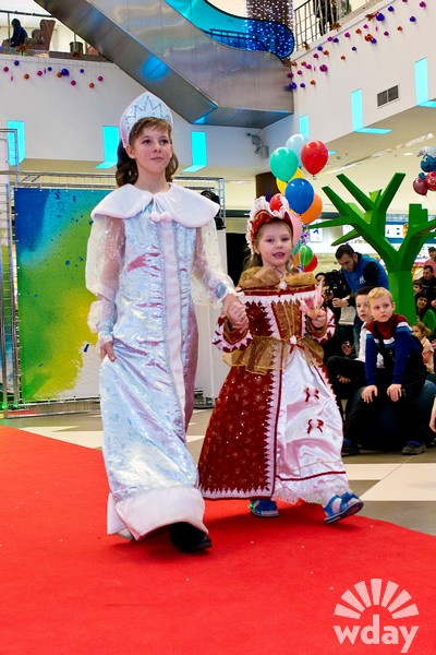 Волгоград, 29 ноября 2014 г., ТРЦ "Акварель", показ детской зимней одежды Модная детская одежда, новогодний костюм для ребенка