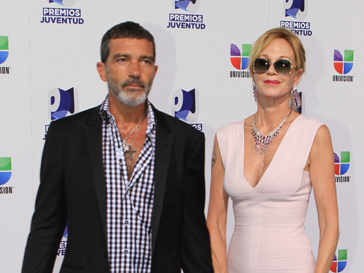 Мелани Гриффитс (Melanie Griffith) перестала быть популярной и отдалилась от звездного общества Мелани Гриффитс (Melanie Griffith) перестала быть популярной и отдалилась от звездного общества