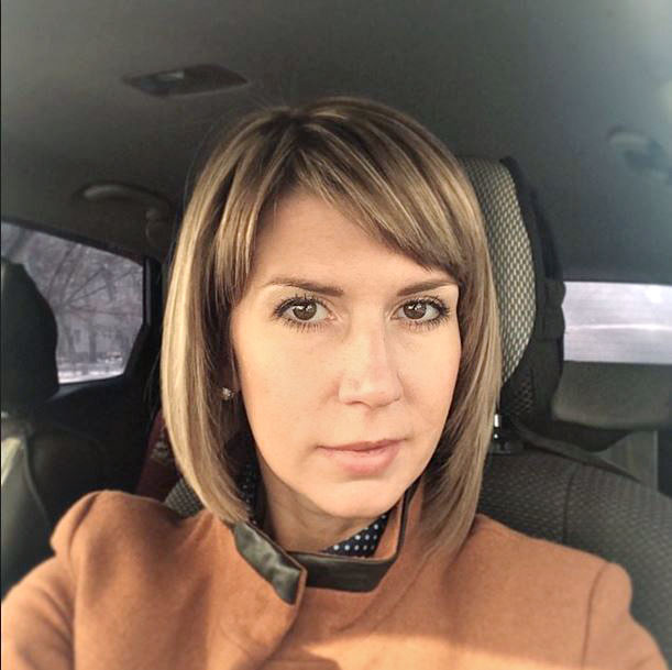 Анна Стародумова поздравить девушку