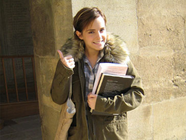 Эмма Уотсон (Emma Watson) рада оказаться в стенах одного из самых престижных учебных заведений Эмма Уотсон (Emma Watson) рада оказаться в стенах одного из самых престижных учебных заведений