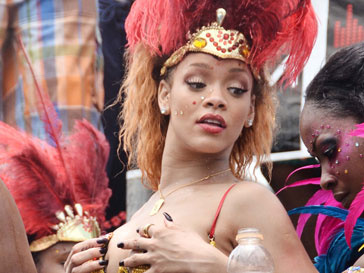 Рианна (Rihanna) оторвалась на Барбадосе Рианна (Rihanna) оторвалась на Барбадосе