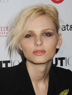Андрей Пежич (Andrej Pejic) на вечеринке журнала OUT. Андрей Пежич (Andrej Pejic) на вечеринке журнала OUT
