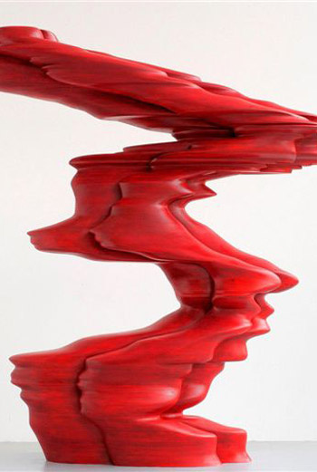 Тони Крэгг «Красная фигура» (2008). Тони Крэгг «Красная фигура» (2008).