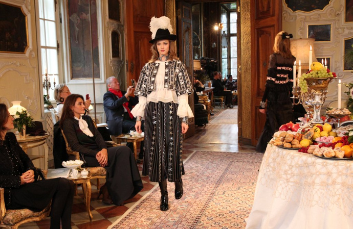 Показ Chanel Métiers d'Art 2014 в Зальцбурге