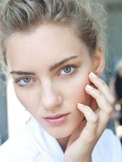 Макияж Estée Lauder для показа The Row Estée Lauder
