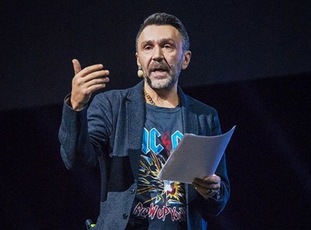 Сергей Шнуров: «Кто заявляет, что делает что-то не ради денег, настойчивее других требует предоплату» Сергей Шнуров: «Кто заявляет, что делает что-то не ради денег, настойчивее других требует предоплату»