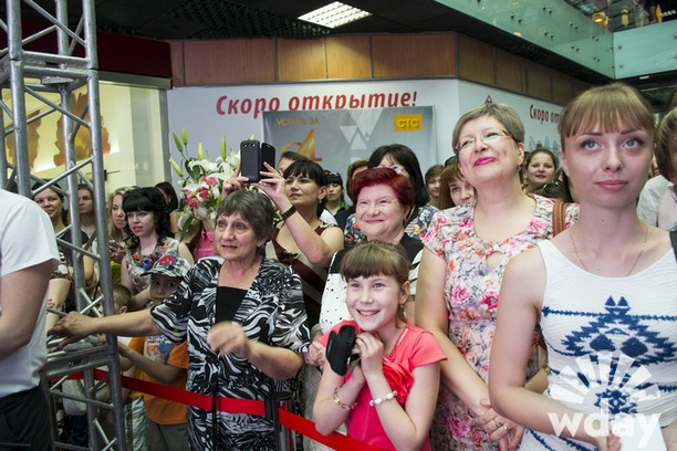базовый гардероб женщины советы стилистов что носить полным модные вещи 2015