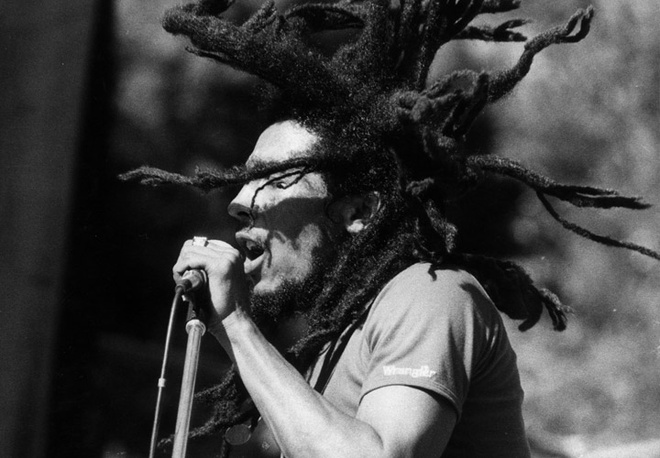 Боб Марли (Bob Marley) на одном из своих выступлений. Боб Марли (Bob Marley) на одном из своих выступлений.