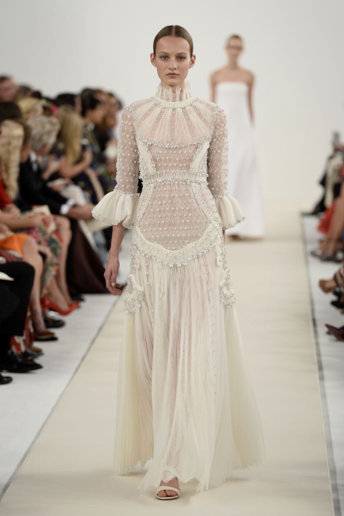 в Нью-Йорке прошел показ коллекции Valentino Sala Bianca