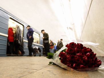 Память о погибших при взрывах в столичном метро Память о погибших при взрывах в столичном метро