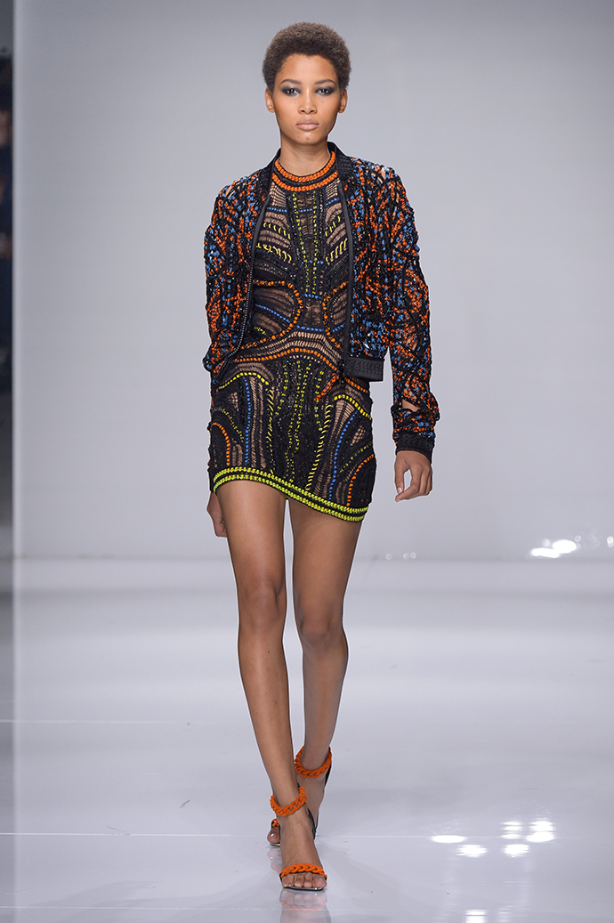 В движении: показ весенней коллекции Atelier Versace 