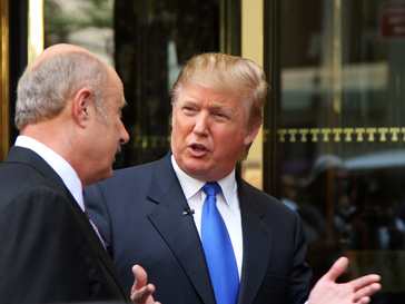 Дональд Трамп (Donald Trump) строит козни против Барака Обамы (Barak Obama) Дональд Трамп (Donald Trump) строит козни против Барака Обамы (Barak Obama)