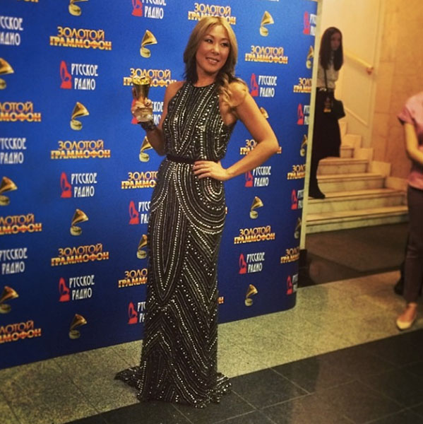 Анита Цой на "Золотом граммофоне"-2013 Анита Цой на "Золотом граммофоне"-2013