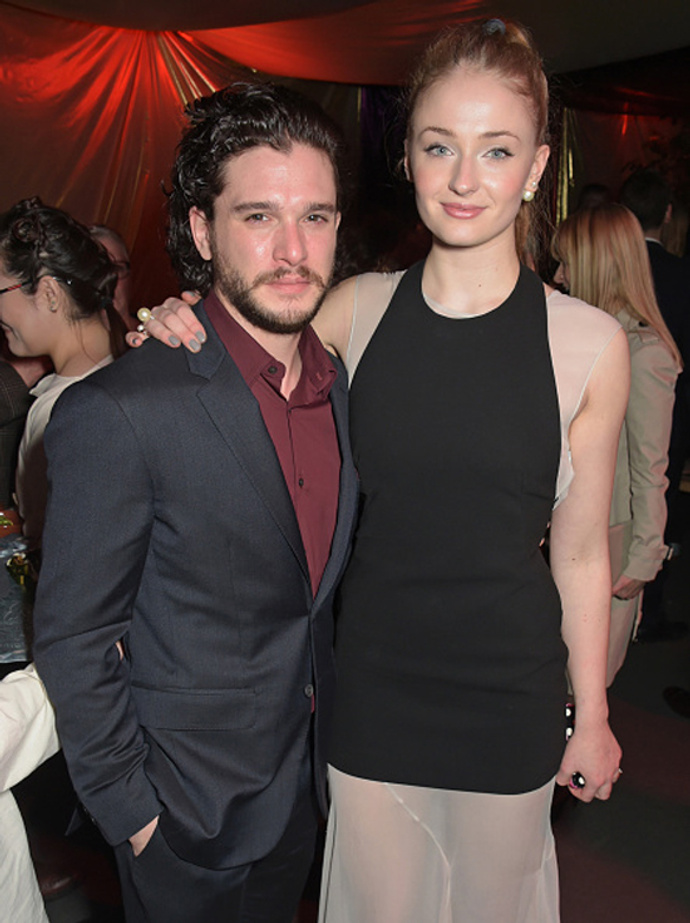 Kit Harington (L) and Sophie Turner