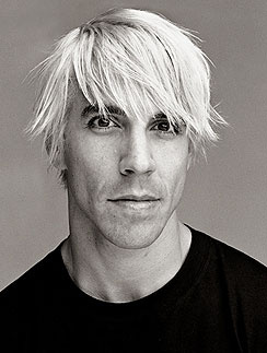 Энтони Кидис выступает на сцене с 1978 года. Энтони Кидис (Anthony Kiedis)