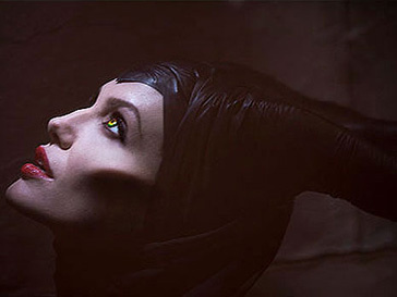 Анджелина Джоли (Angelina Jolie) в образе Злой королевы Анджелина Джоли (Angelina Jolie) в образе Злой королевы