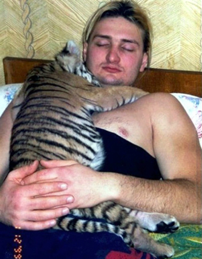 Мартин сыграл любимого тигра Назаровой, на фото 1999 года он – еще котенок Эдгард Запашный, тигр Мартин