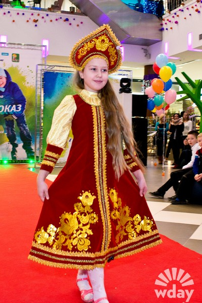 Волгоград, 29 ноября 2014 г., ТРЦ "Акварель", показ детской зимней одежды Модная детская одежда, новогодний костюм для ребенка