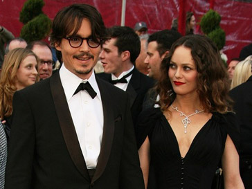 Джонни Депп (Johne Depp) и Ванесса Паради (Vanessa Paradis) так и не успели стать мужем и женой. Джонни Депп (Johne Depp) и Ванесса Паради (Vanessa Paradis) так и не успели стать мужем и женой.