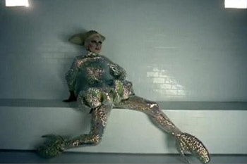 Леди ГаГа в туфлях Alexander McQueen. Леди ГаГа в туфлях Alexander McQueen.