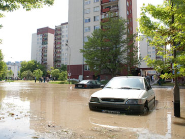 Польскую столицу заливает Польскую столицу заливает