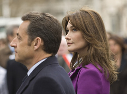Призидент Франции Николя Саркози (Nicolas Sarkozy ) с женой Карлой Бруни (Carla Bruni-Sarkozy) на возложении венка Шарлю де Голлю, 27.03.2008, Лондон, Великобритания Призидент Франции Николя Саркози (Nicolas Sarkozy ) с женой Карлой Бруни (Carla Bruni-Sarkozy) на возложении венка Шарлю де Голлю, 27.03.2008, Лондон, Великобритания