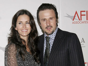 Дэвид Аркетт (David Arquette) и Кортни Кокс (Courtney Cox) Дэвид Аркетт (David Arquette) и Кортни Кокс (Courtney Cox)