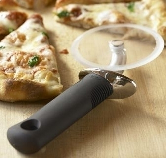 Нож для пиццы OXO, 853 руб., williams-oliver.ru Нож для пиццы OXO, 853 руб., williams-oliver.ru