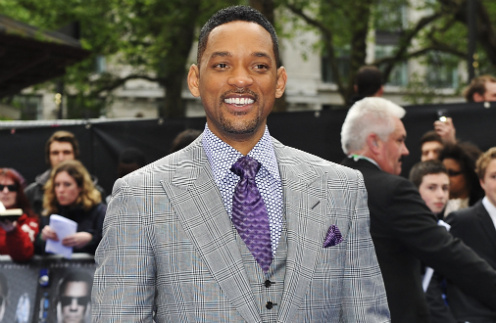 Уилл Смит (Will Smith) ударил журналиста за то, что тот хотел поцеловать его в губы Уилл Смит (Will Smith) ударил журналиста за то, что тот хотел поцеловать его в губы
