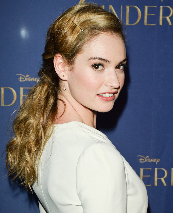 Лили Джеймс Лили Джеймс