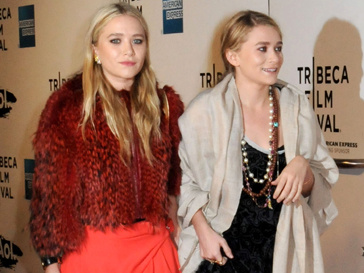 Мэри-Кейт и Эшли Олсен (Mary-Kate and Ashley Olsen) создали линию спортивной обуви из кашемира для итальянского бренда Superga Мэри-Кейт и Эшли Олсен (Mary-Kate and Ashley Olsen) создали линию спортивной обуви из кашемира для итальянского бренда Superga