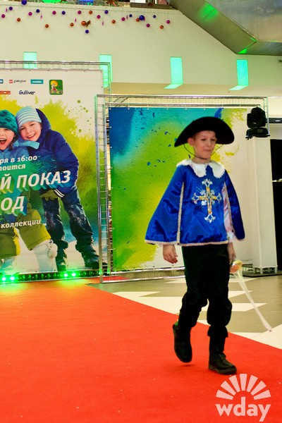 Волгоград, 29 ноября 2014 г., ТРЦ "Акварель", показ детской зимней одежды Модная детская одежда, новогодний костюм для ребенка