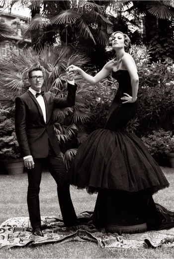 Dolce & Gabbana
«Дженнифер – многогранная и чувственная натура, она ассоциируется у меня с героиней фильма «Дневная красавица». Доменико Дольче Dolce & Gabbana
«Дженнифер – многогранная и чувственная натура, она ассоциируется у меня с героиней фильма «Дневная красавица». Доменико Дольче
