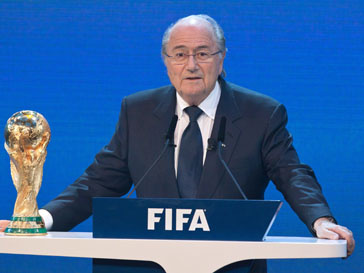 Зепп Блаттер (Sepp Blatter) принес извинения Зепп Блаттер (Sepp Blatter) принес извинения