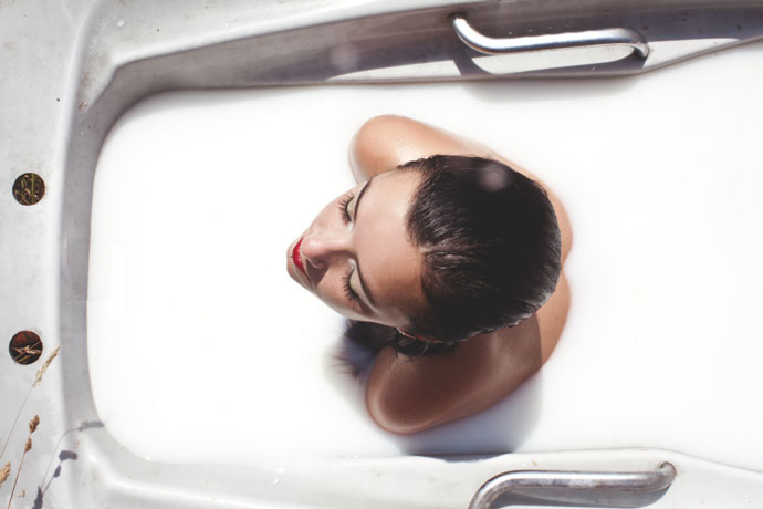 как сделать молочную ванну