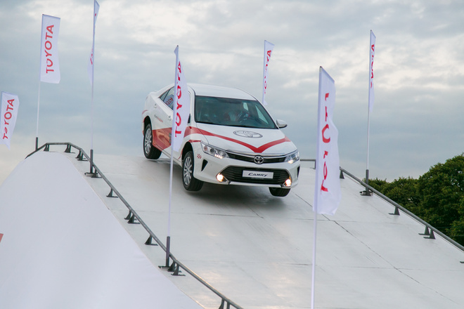 В Москве прошел тест-драйв обновленной Toyota Camry в москве прошел тест-драйв обновленной toyota camry