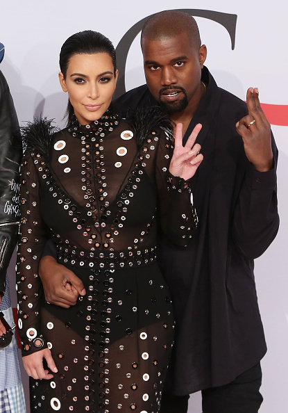 Ким Кардашьян и ее супруг Канье Уэст на церемонии CFDA Fashion Awards 2015 Ким Кардашьян и ее супруг Канье Уэст на церемонии CFDA Fashion Awards 2015