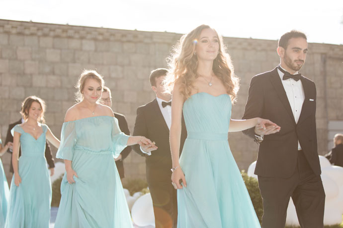 Подружки невесты и друзья жениха