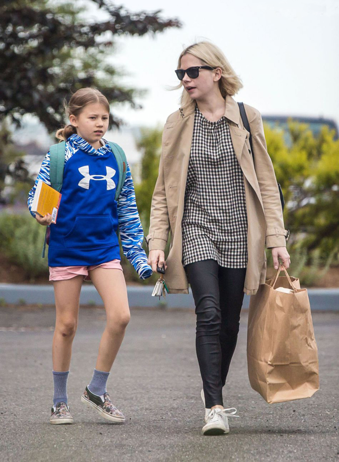 Матильда Леджер с мамой 