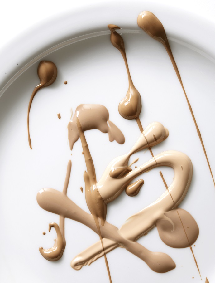 Помада, тональная основа, автозагар, кремовые румяна