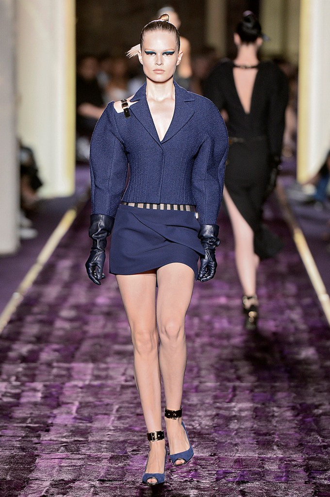 В Париже прошел показ Atelier Versace