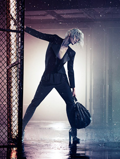 Рекламная кампания Emporio Armani, сезон осень-зима 2011/2012. Рекламная кампания Emporio Armani, сезон осень-зима 2011/2012