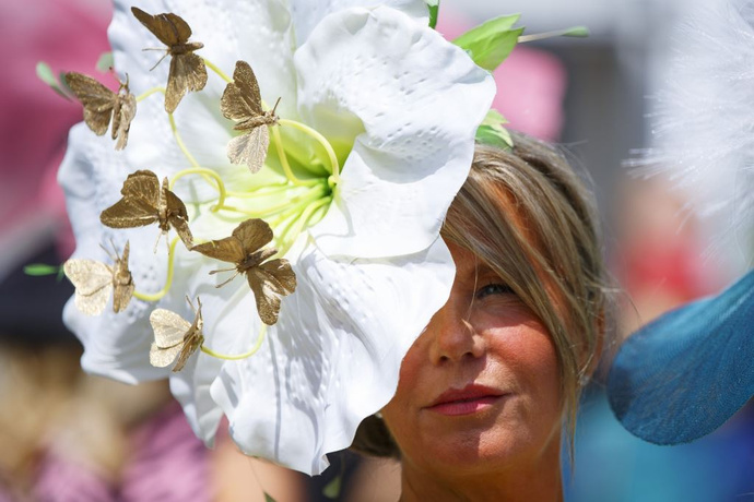 Самые необычные шляпы королевских скачек Аскот 2015