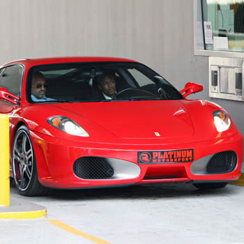 Ник Кэннон и его новый Ferrari Ник Кэннон и его новый Ferrari