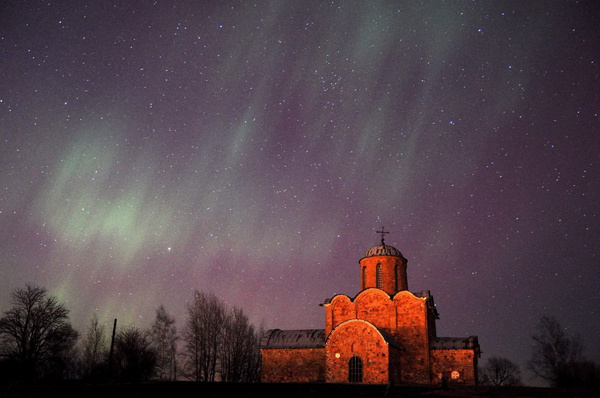 Северное сияние Северное сияние в Великом Новгороде