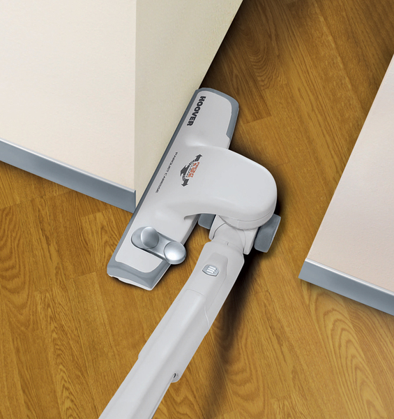 Насадка Front&Side (Hoover) поворачивается на 90° в обе стороны, что позволяет убирать даже узкие места. Насадка Front&Side (Hoover) поворачивается на 90° в обе стороны, что позволяет убирать даже узкие места.