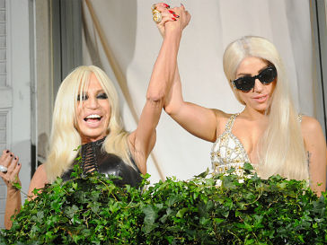 Леди ГаГа (Lady GaGa) и Донателла Версаче (Donatella Versace) Леди ГаГа (Lady GaGa) и Донателла Версаче (Donatella Versace)